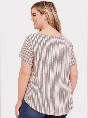 mixed media georgette top. 🖤